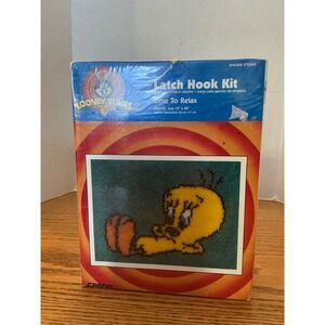 Caron Looney Tunes Tweety Bird Latch Hook Kit Time To Relax 15 x 90 Art LT0040